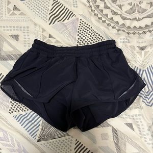 Size 6 lululemon shorts